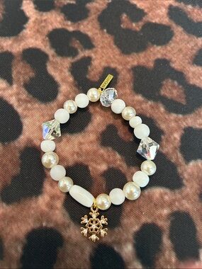Handmade Gold Snowflake Charm White Beaded Bracelet